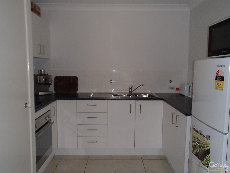 2/10 Brodiek Street, Strathpine QLD 4500