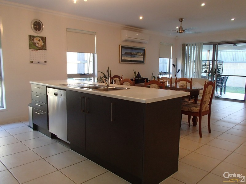 8 Craigavon Street, Warner QLD 4500