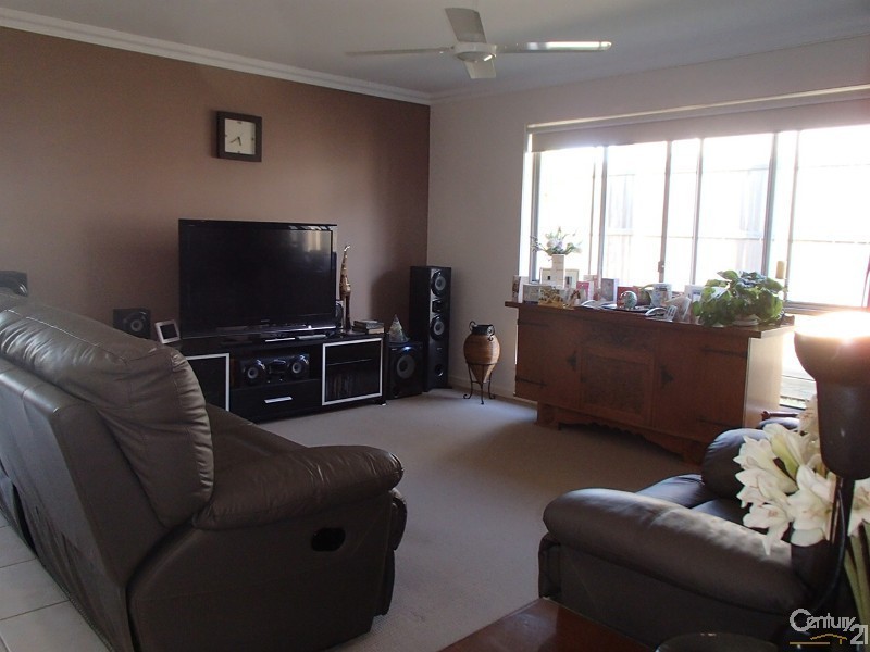 8 Craigavon Street, Warner QLD 4500