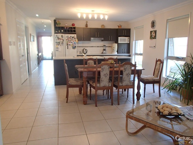 8 Craigavon Street, Warner QLD 4500