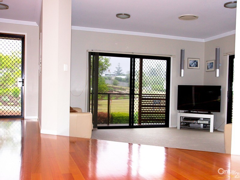 13 Affleck Avenue, Petrie QLD 4502