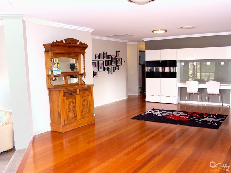 13 Affleck Avenue, Petrie QLD 4502