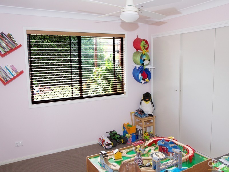 13 Affleck Avenue, Petrie QLD 4502