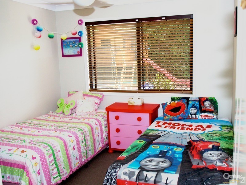 13 Affleck Avenue, Petrie QLD 4502