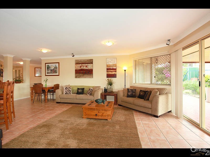 12 Turnbull Court, Petrie QLD 4502