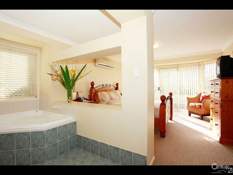 12 Turnbull Court, Petrie QLD 4502