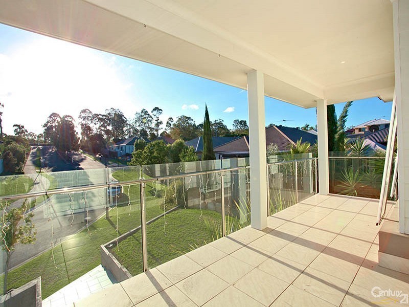 7 Crossing Drive, Eatons Hill QLD 4037