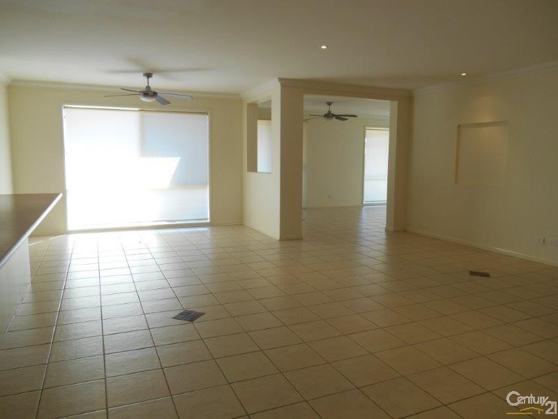 7 Boobook Court, Cashmere QLD 4500