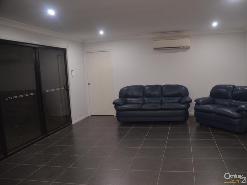 10 Rowallan Street, Warner QLD 4500