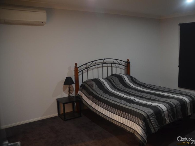 10 Rowallan Street, Warner QLD 4500