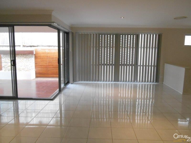 27 Como Circuit, Warner QLD 4500