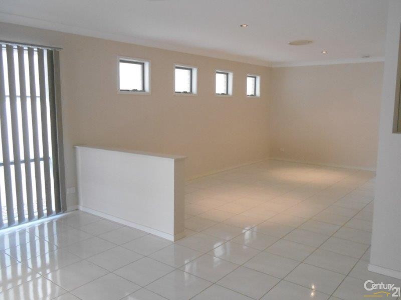 27 Como Circuit, Warner QLD 4500