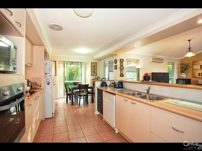 42 Affleck Avenue, Petrie QLD 4502