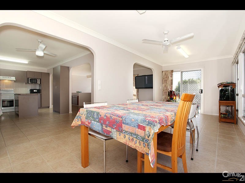 2 Palmer Parade, Strathpine QLD 4500