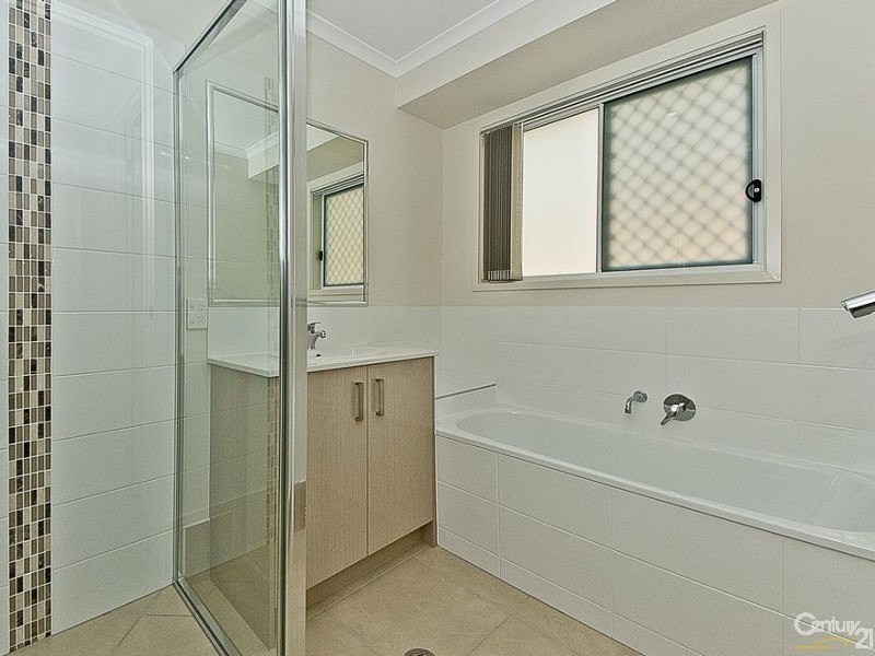 42 Cootharaba Crescent, Warner QLD 4500