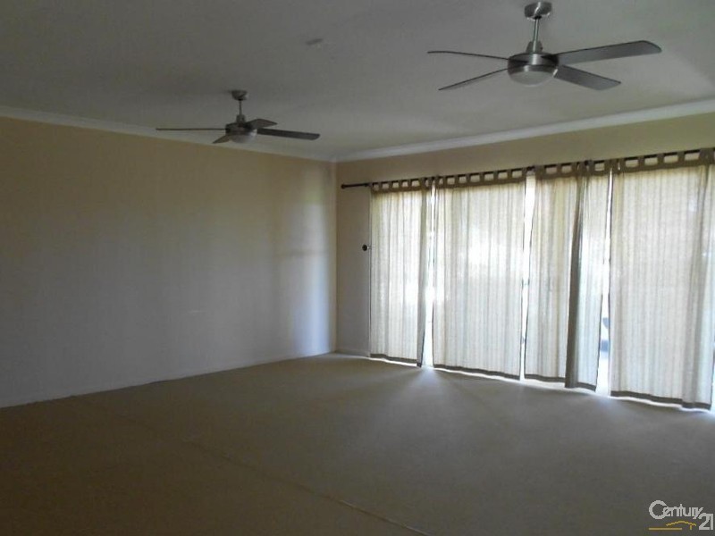 29 Blue Mountain Crescent, Warner QLD 4500