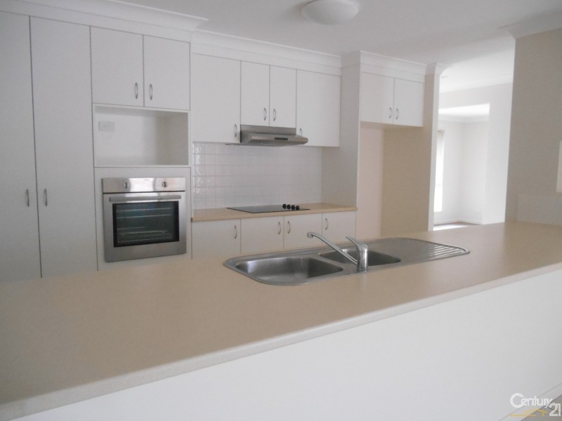 15 Tenzing Court, Warner QLD 4500