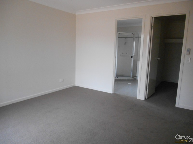 15 Tenzing Court, Warner QLD 4500