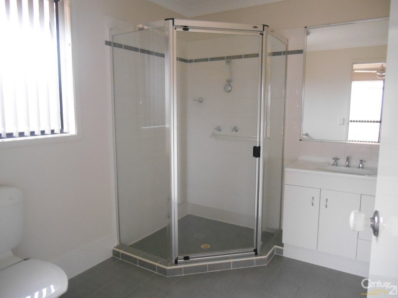 15 Tenzing Court, Warner QLD 4500