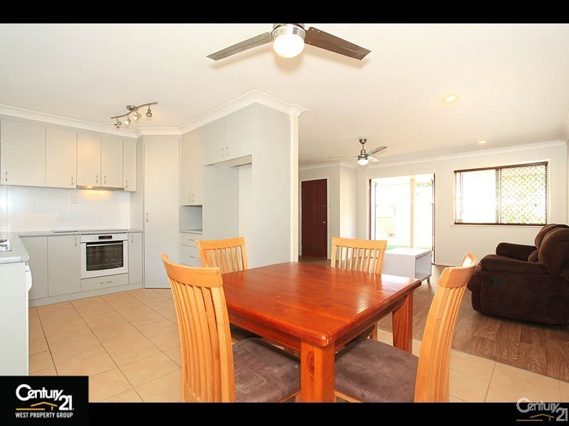 11 Gertrude Street, Strathpine QLD 4500