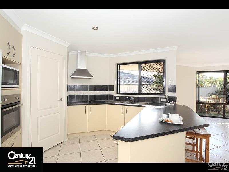 4 Fenton Close, Warner QLD 4500