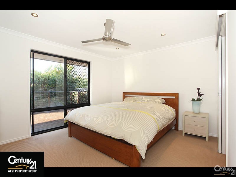 4 Fenton Close, Warner QLD 4500