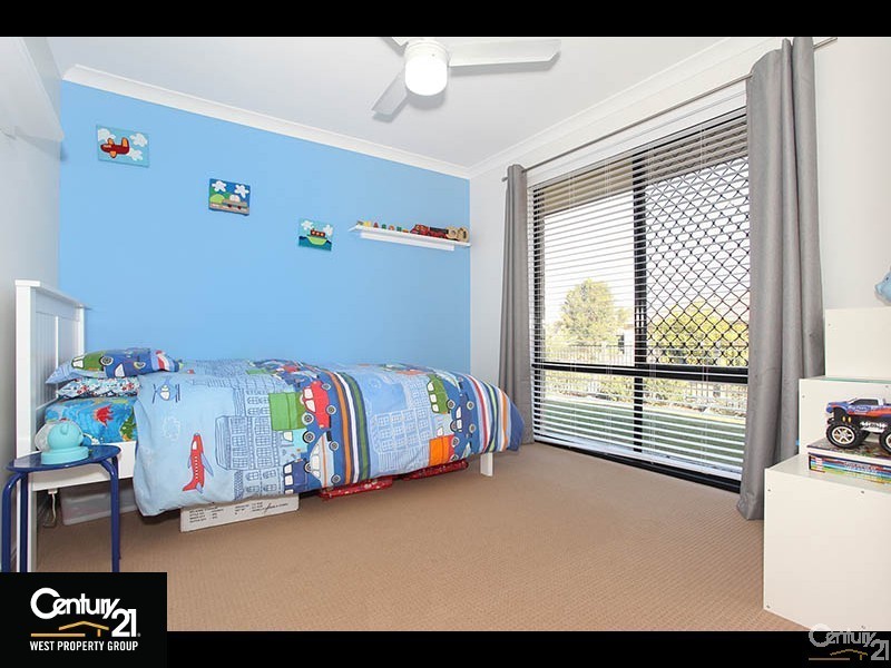 4 Fenton Close, Warner QLD 4500