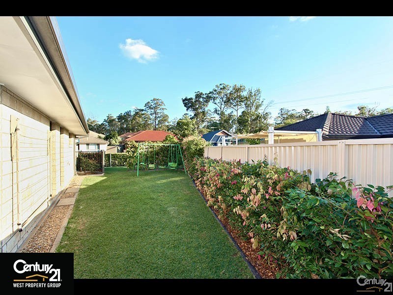 4 Fenton Close, Warner QLD 4500