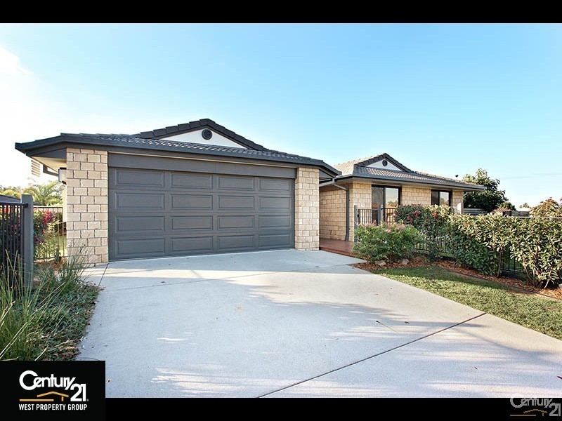 4 Fenton Close, Warner QLD 4500