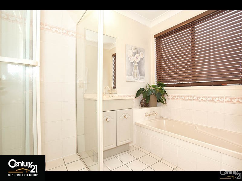 2 Teatree Ct, Warner QLD 4500