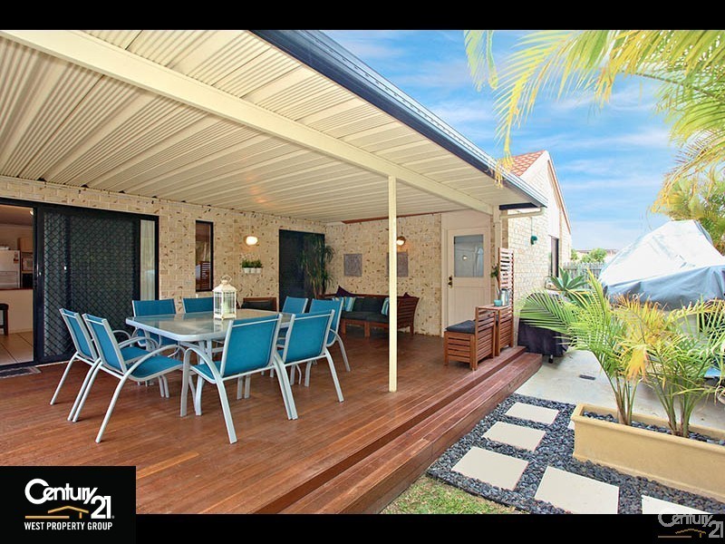 2 Teatree Ct, Warner QLD 4500