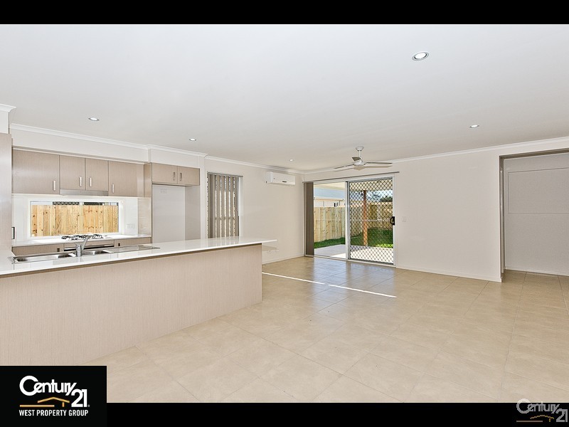 9 Finch Close, Dakabin QLD 4503