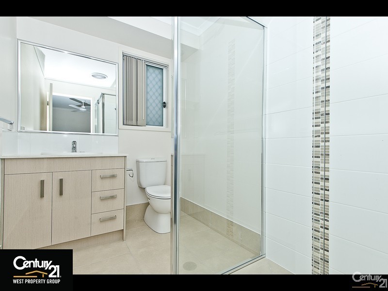 9 Finch Close, Dakabin QLD 4503