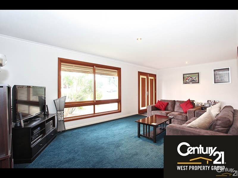 9 Meander Street, Warner QLD 4500