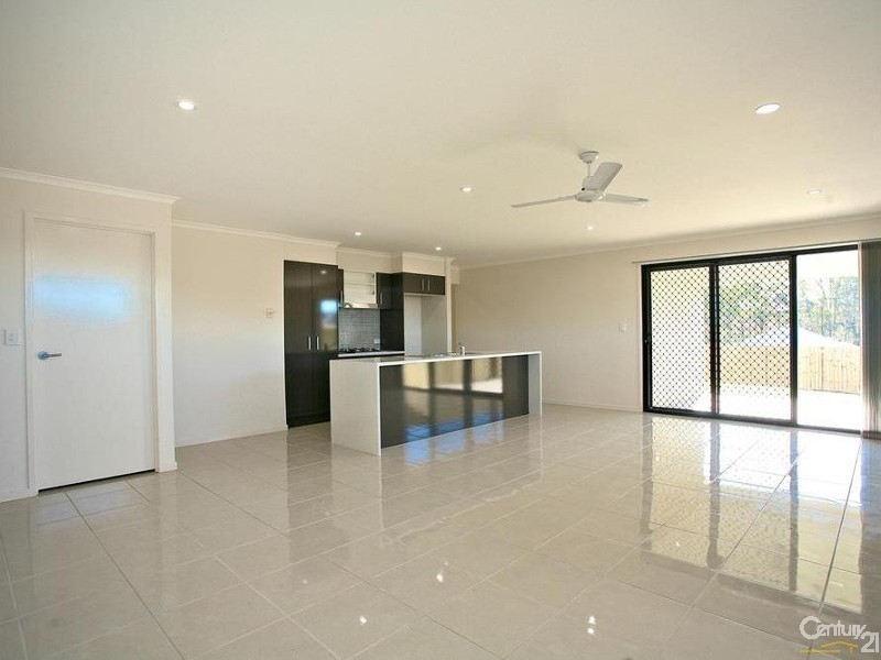 8  Moor Circuit, Warner QLD 4500