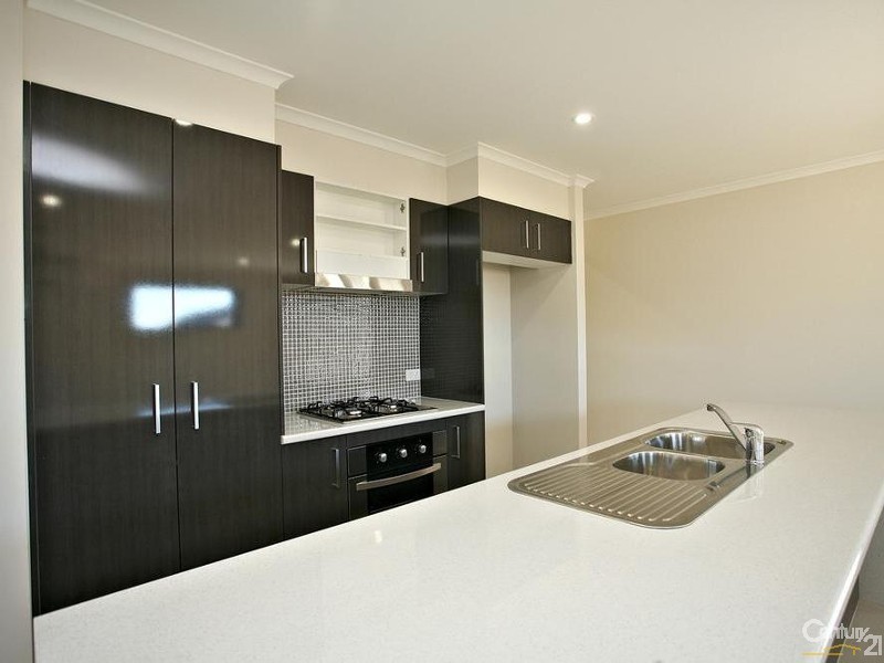 8  Moor Circuit, Warner QLD 4500