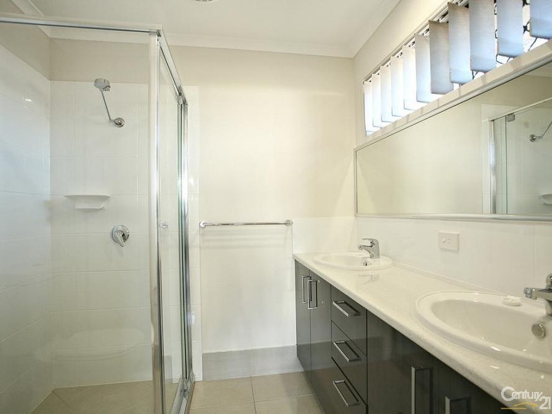 8  Moor Circuit, Warner QLD 4500