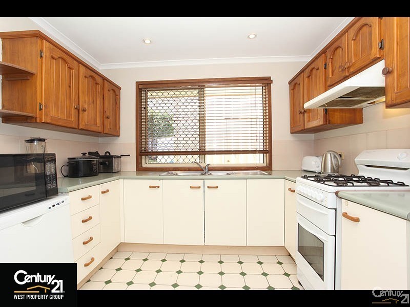 8 Washbrook Crescent, Petrie QLD 4502