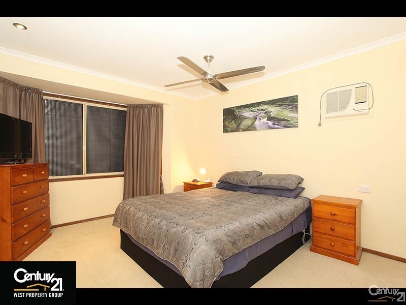 8 Washbrook Crescent, Petrie QLD 4502