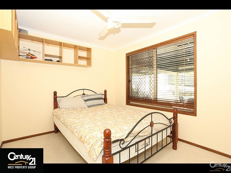 8 Washbrook Crescent, Petrie QLD 4502