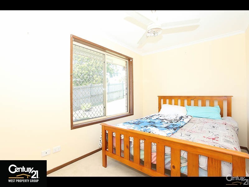 8 Washbrook Crescent, Petrie QLD 4502