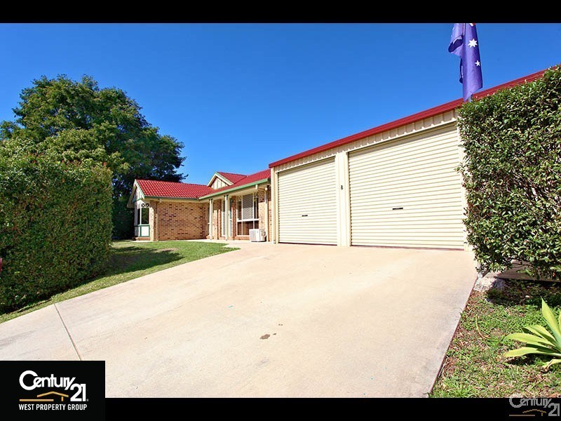 8 Washbrook Crescent, Petrie QLD 4502