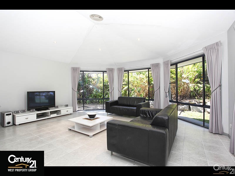 24 D’Aguilar Street, Petrie QLD 4502