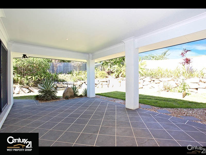 24 D’Aguilar Street, Petrie QLD 4502