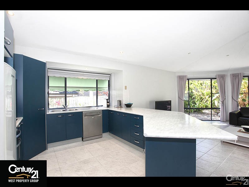 24 D’Aguilar Street, Petrie QLD 4502