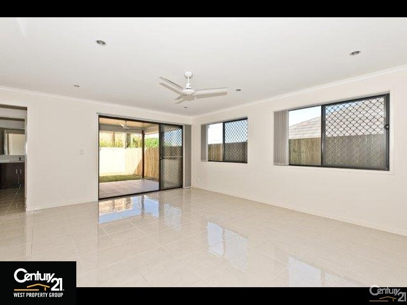 6 Hume Circuit, Warner QLD 4500