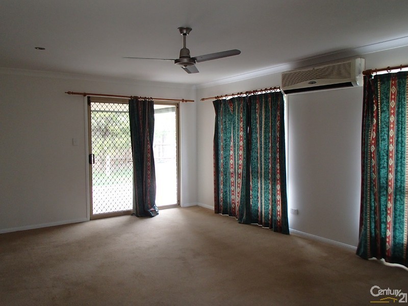 2 Blue Mountain Crescent, Warner QLD 4500