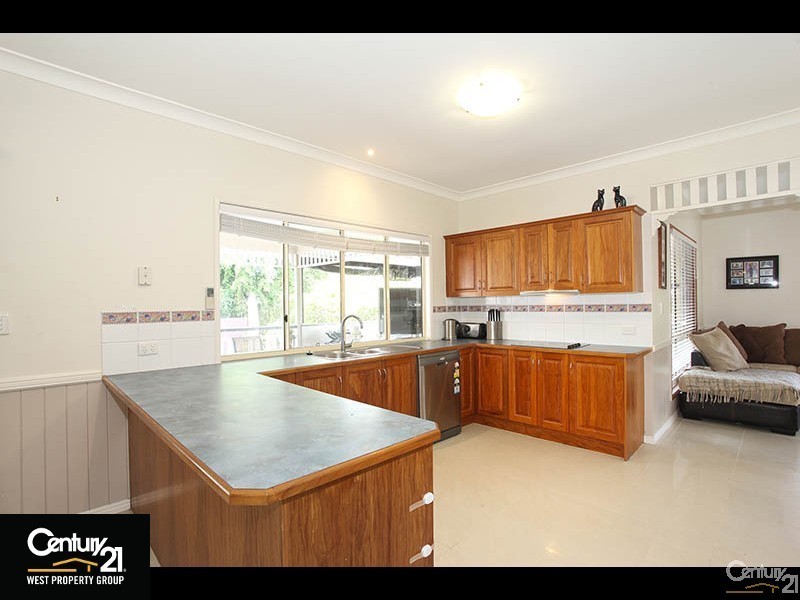 6 Heron Close, Cashmere QLD 4500