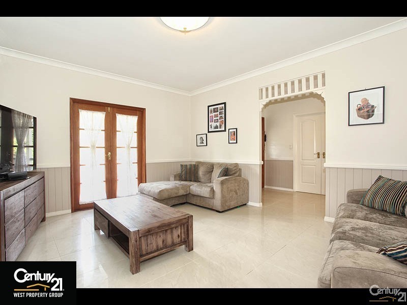 6 Heron Close, Cashmere QLD 4500