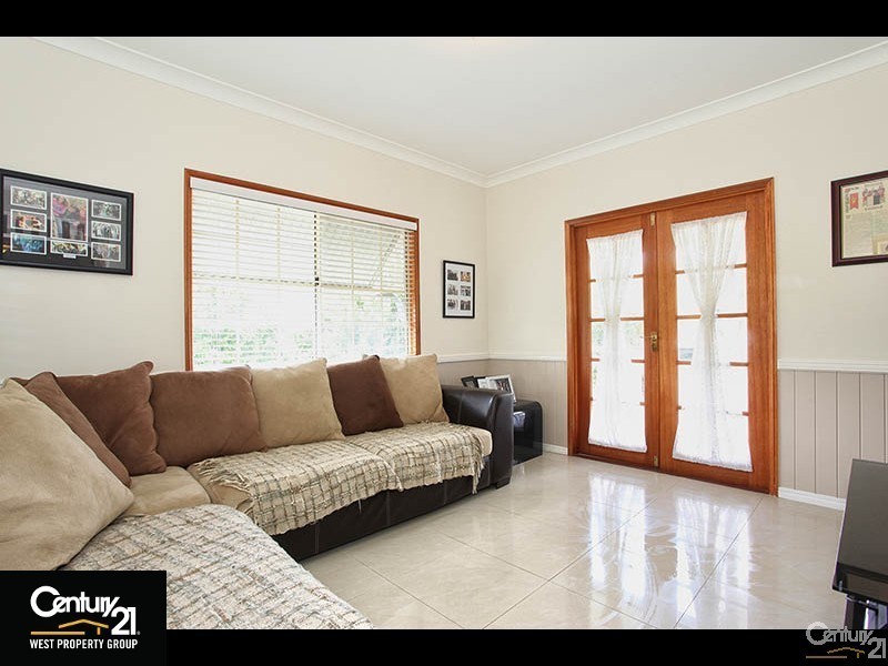 6 Heron Close, Cashmere QLD 4500